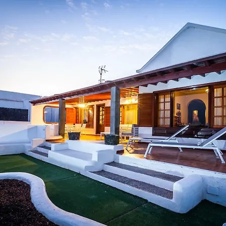 Magnifica Al Lado Del Mar Вилла Арресифе