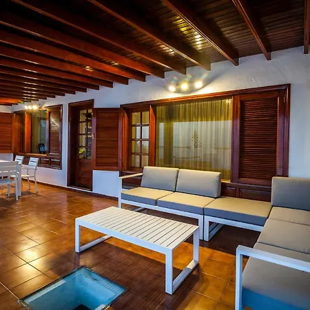 Вилла Magnifica Al Lado Del Mar Арресифе