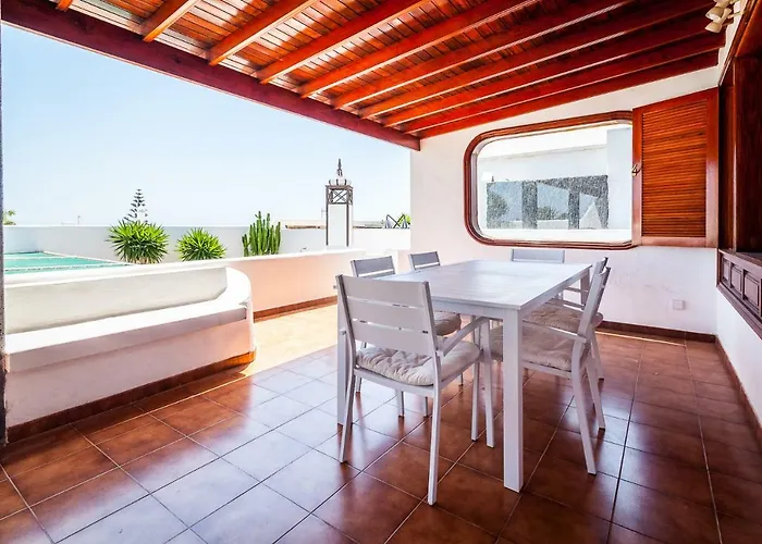 Magnífica Al Lado Del Mar